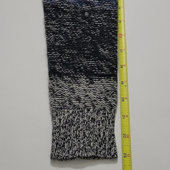 Lord & Taylor Cashmere Sweater - Picture 13 of 13